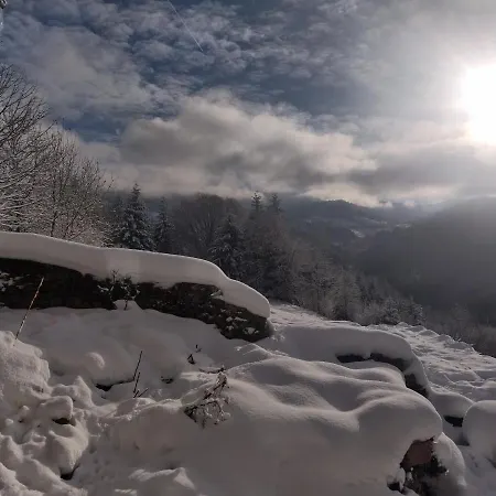 Superbe Laugy Dans Les Montagnes D'ambert Hébergement de vacances Valcivieres