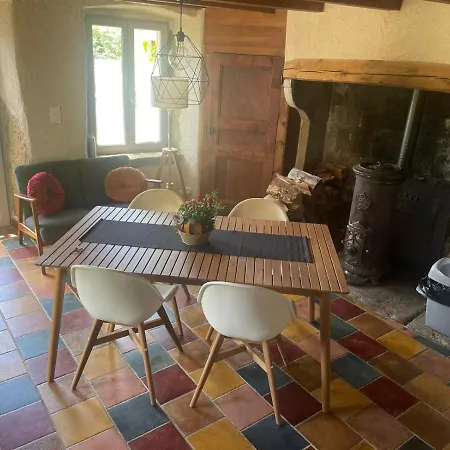 Tatil Evi Superbe Gite Laugy Dans Les Montagnes D'ambert