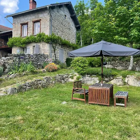 Superbe Gite Laugy Dans Les Montagnes D'ambert